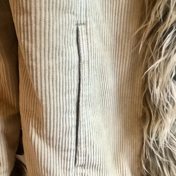 Esprit Camel Wide Wale  Corduroy Jacket with Faux Furry Trim. EUC! Women’s Med. - Picture 6 of 16